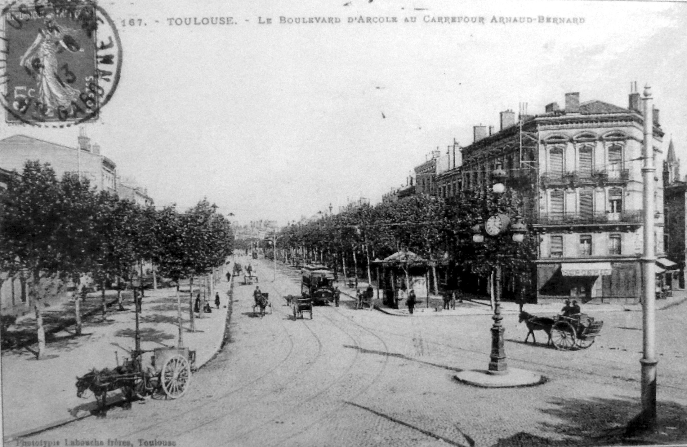 carrefour-arnaud-bernardP1100710