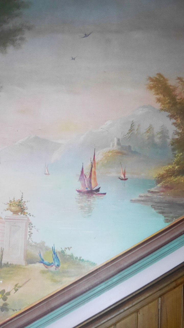 Rue du Commissaire Philippe. Bateaux sur un lac italien.