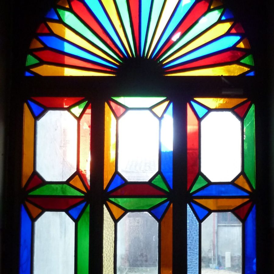 Très jolie composition qui s'ouvre sur une cour boulevard d'Arcole.
